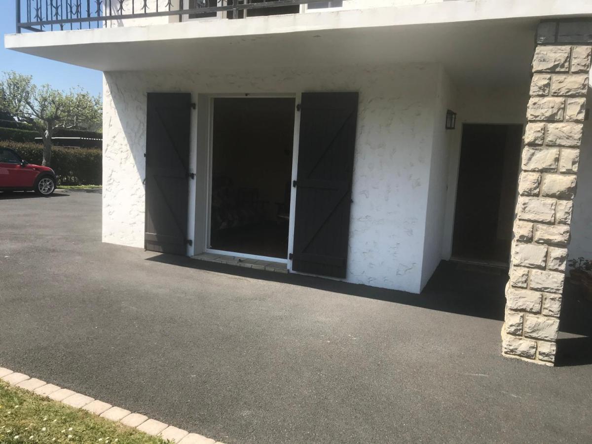 A Louer Appartement Dans Une Maison アルカング エクステリア 写真
