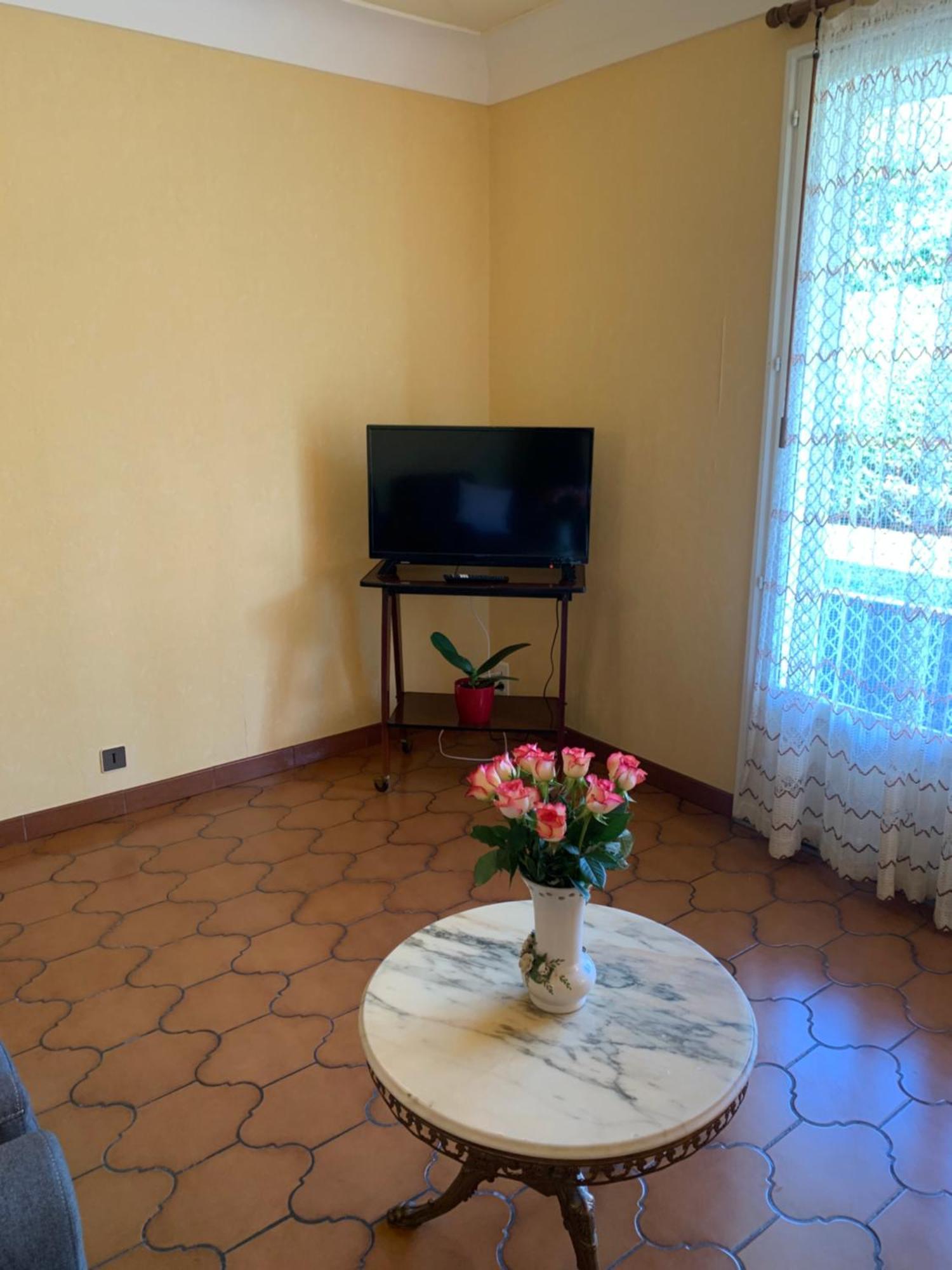 A Louer Appartement Dans Une Maison アルカング エクステリア 写真