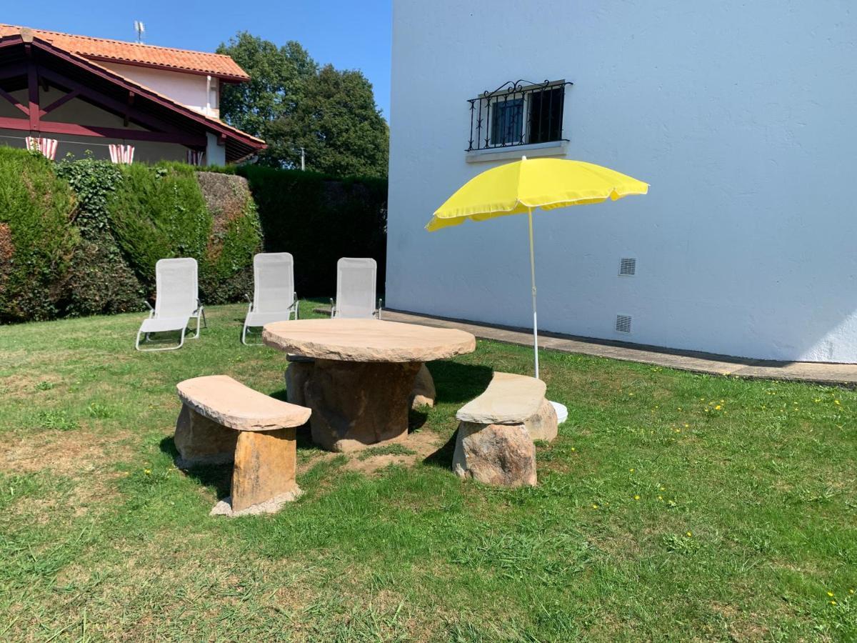 A Louer Appartement Dans Une Maison アルカング エクステリア 写真