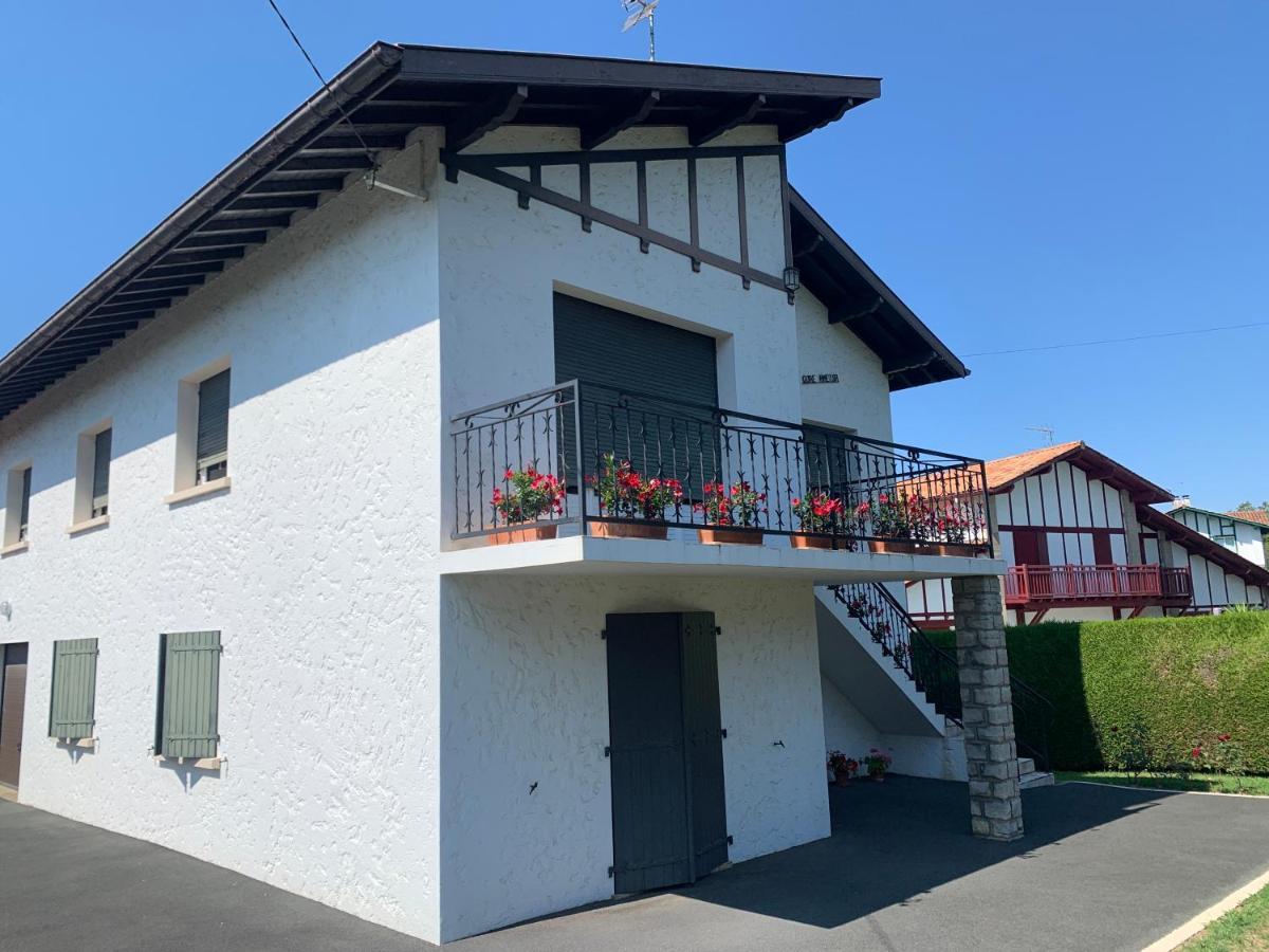 A Louer Appartement Dans Une Maison アルカング エクステリア 写真